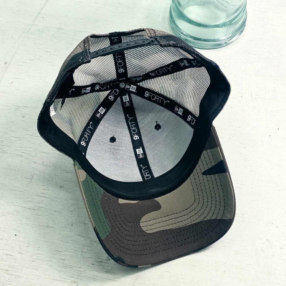 New Era NY Yankees 9FORTY Camo Mesh Trucker Hat Ladies Rhinestone Bling Logo EUC - Picture 5 of 7